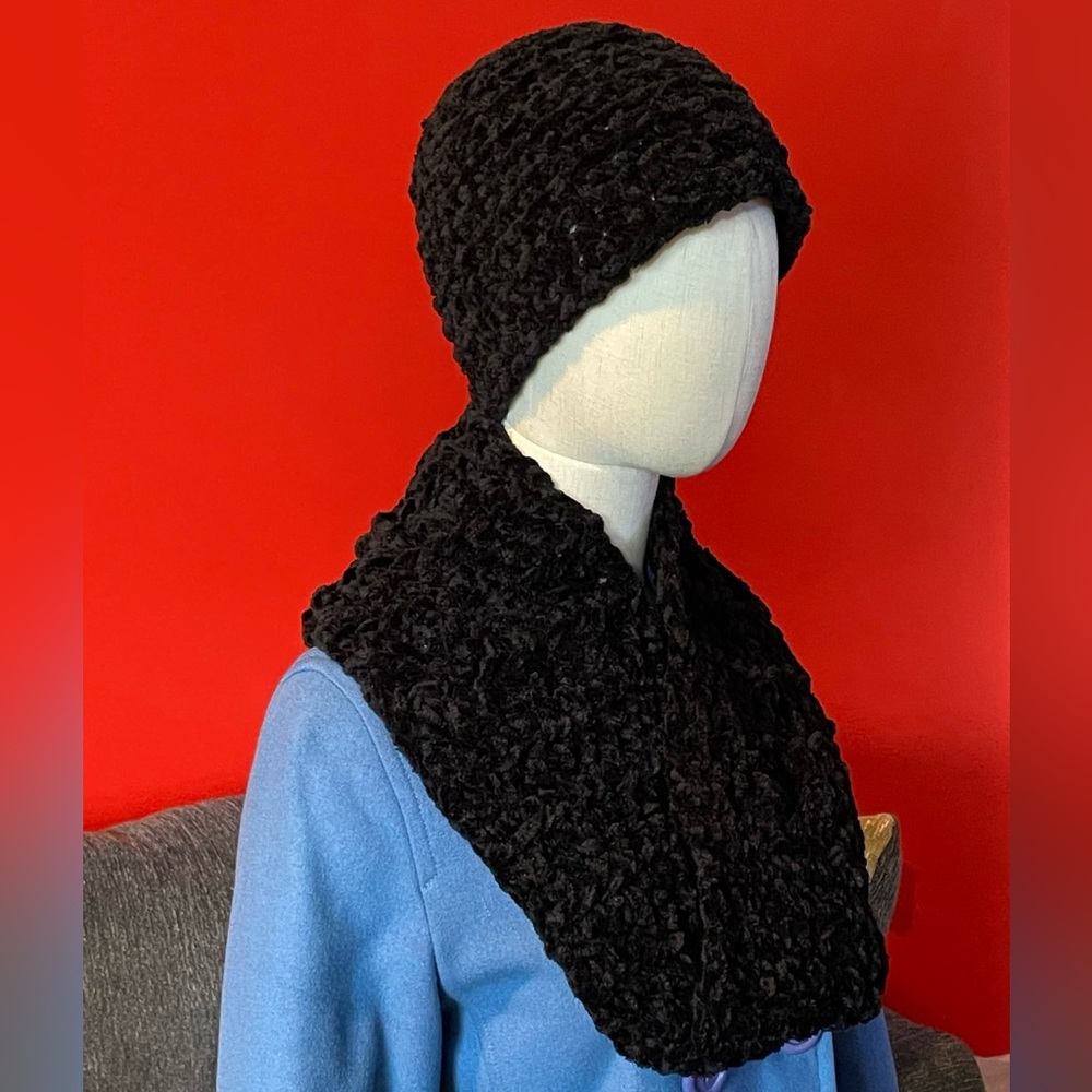 Crocheted Hat & Cowl Matching Set, Chenille, Black, Handmade, New!